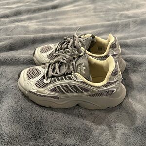 Adidas Women's Gray and Cream Sneakers